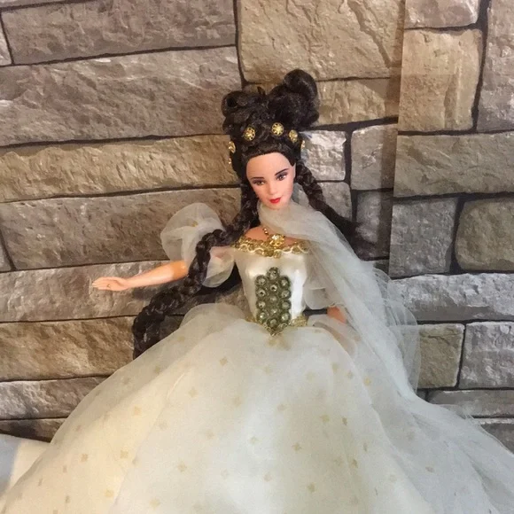 Barbie as Empress Sissy 1996 - Picture 7 of 8